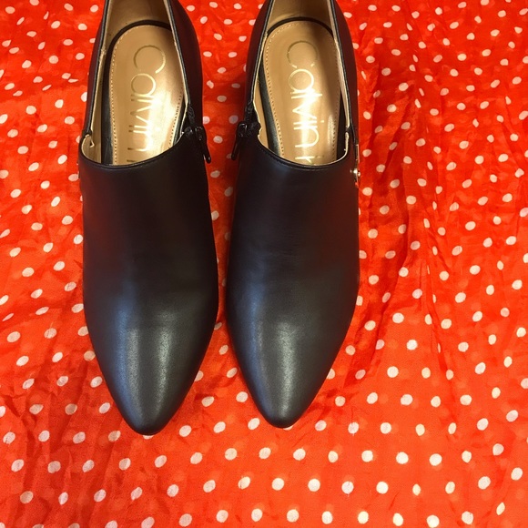 NWT Calvin Klein Jennavie black leather S9 booties - Picture 3 of 7